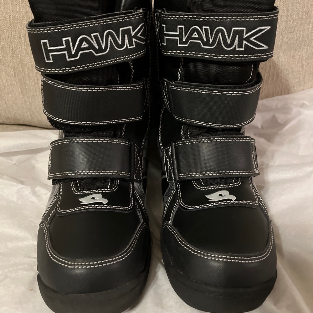 Tony Hawk Thermolite Black Winter Boots Boys Size 6. Made out of leather